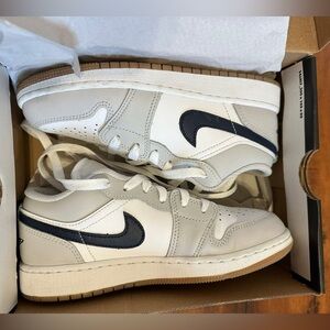 Nike Jordan’s boys navy and white